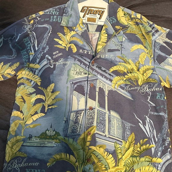 Vintage Tommy Bahama Button Up Shirt (Hawaiian/Camp Collar) - Picture 2 of 3